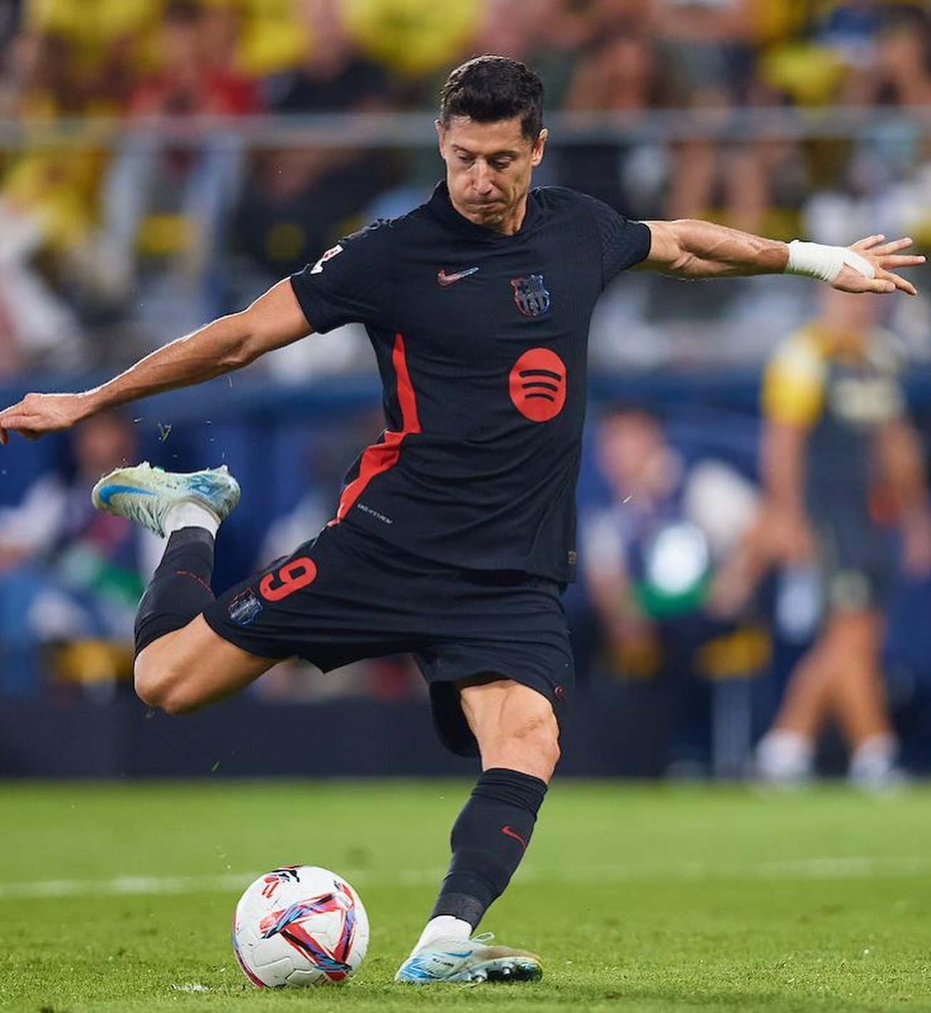 美洲杯倒计时,比利亚雷亚尔训练课后造点机会,细节引发关注,令人意外,赛程密集仍需轮换 美洲杯倒计时,比利亚雷亚尔训练课后造点机会,细节引发关注,令人意外,赛程密集仍需轮换