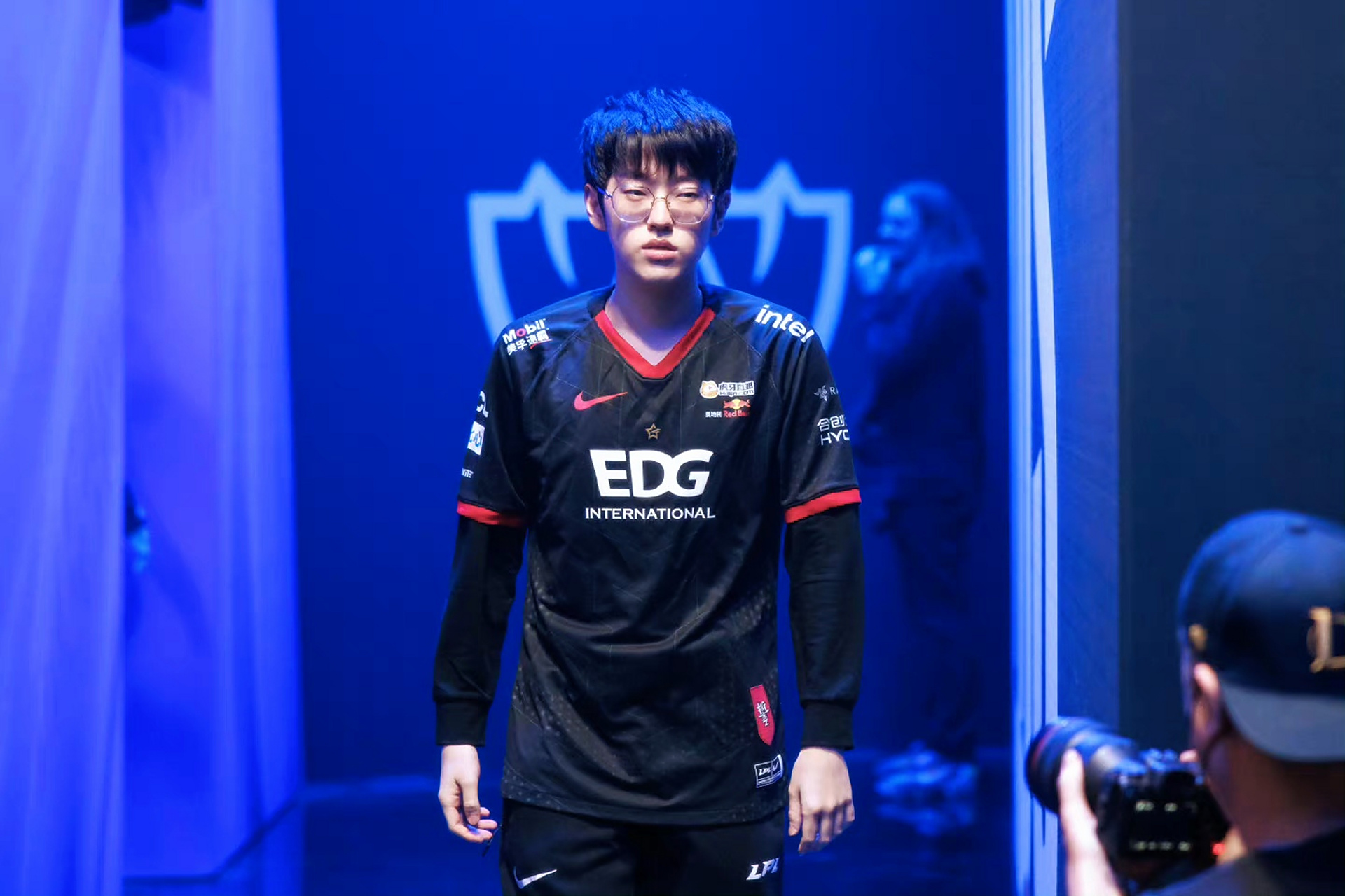 切尔西引发争议!,Scout官方宣布表现优异新规全场沸腾不已 切尔西引发争议!,Scout官方宣布表现优异新规全场沸腾不已