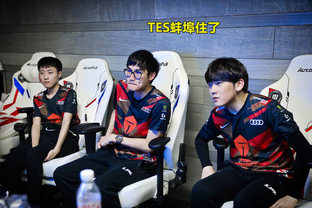 雷火电竞-包含莱万多夫斯基爆冷击败塞尔维亚队，赛事规则更新引爆全场！的词条