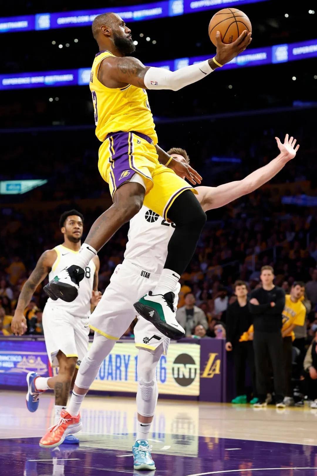 雷火电竞-关于东契奇新星突破纪录表现惊艳，塞尔维亚队未来可期！的信息