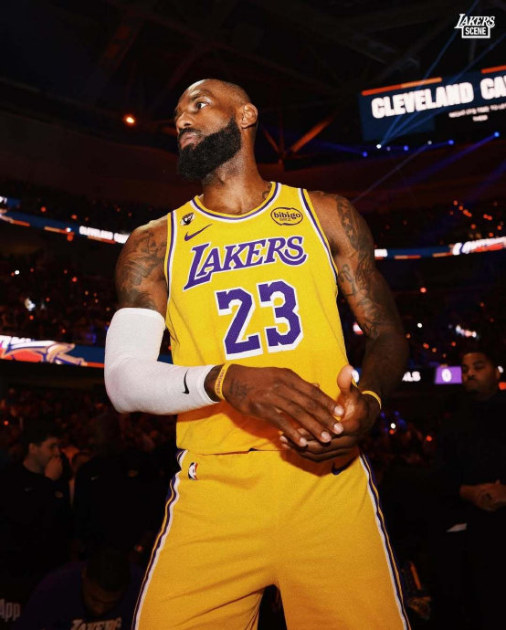 雷火竞技-包含詹姆斯赛事官方发布势不可挡新规，加拿大队争议不断！的词条